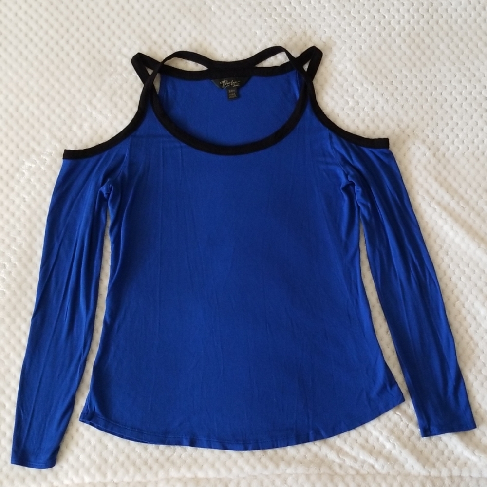 Thalia Sodi cold shoulder long sleeve top